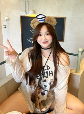 大码女装胖mm秋季新款韩版宽松遮肉显瘦小狗印花长袖露肩T恤上衣