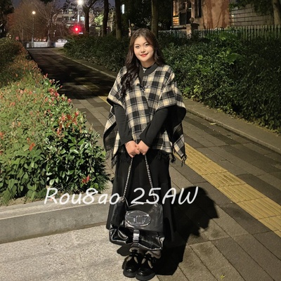 复古格子斗篷黑色鱼尾连衣裙套装