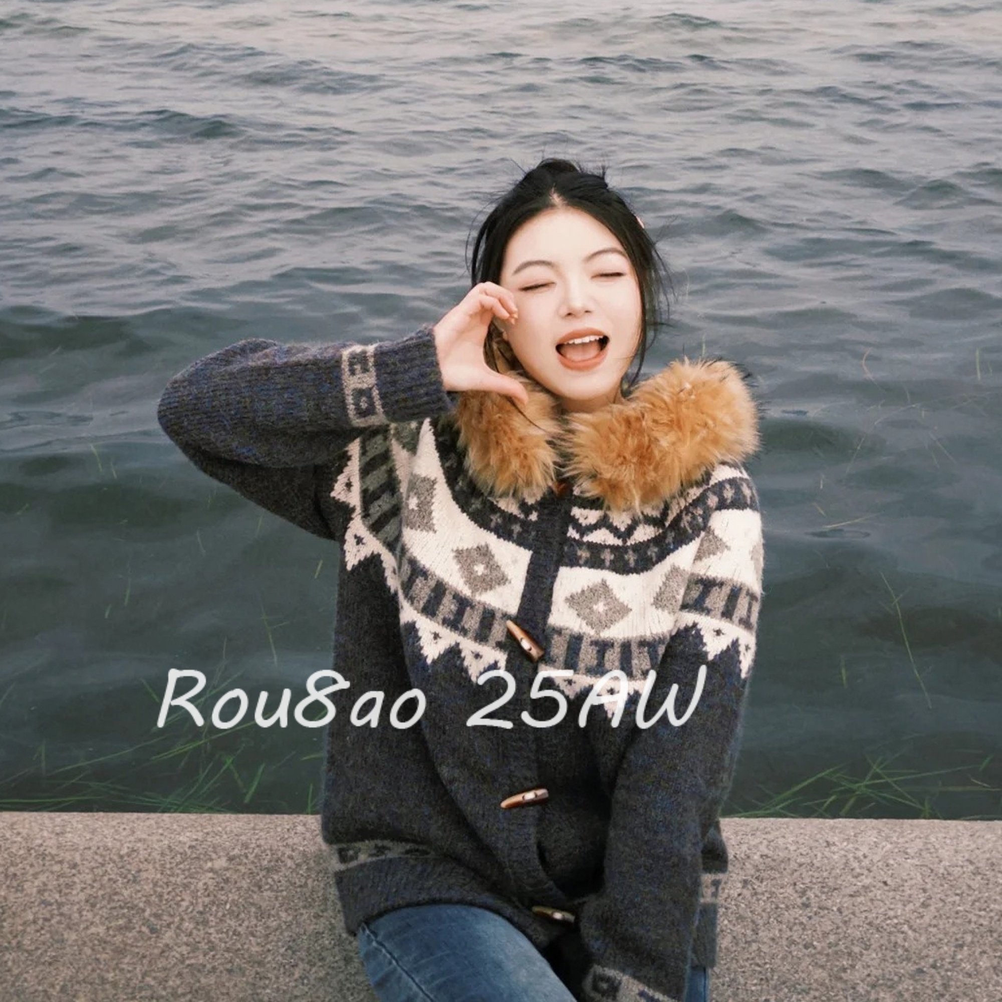 Rou8ao微胖大码女装微胖MM牛角扣毛领连帽毛衣外套费尔岛毛织外套,女装/女士精品,常规大码外套,淘宝优惠券,粉丝福利购,淘宝优惠卷