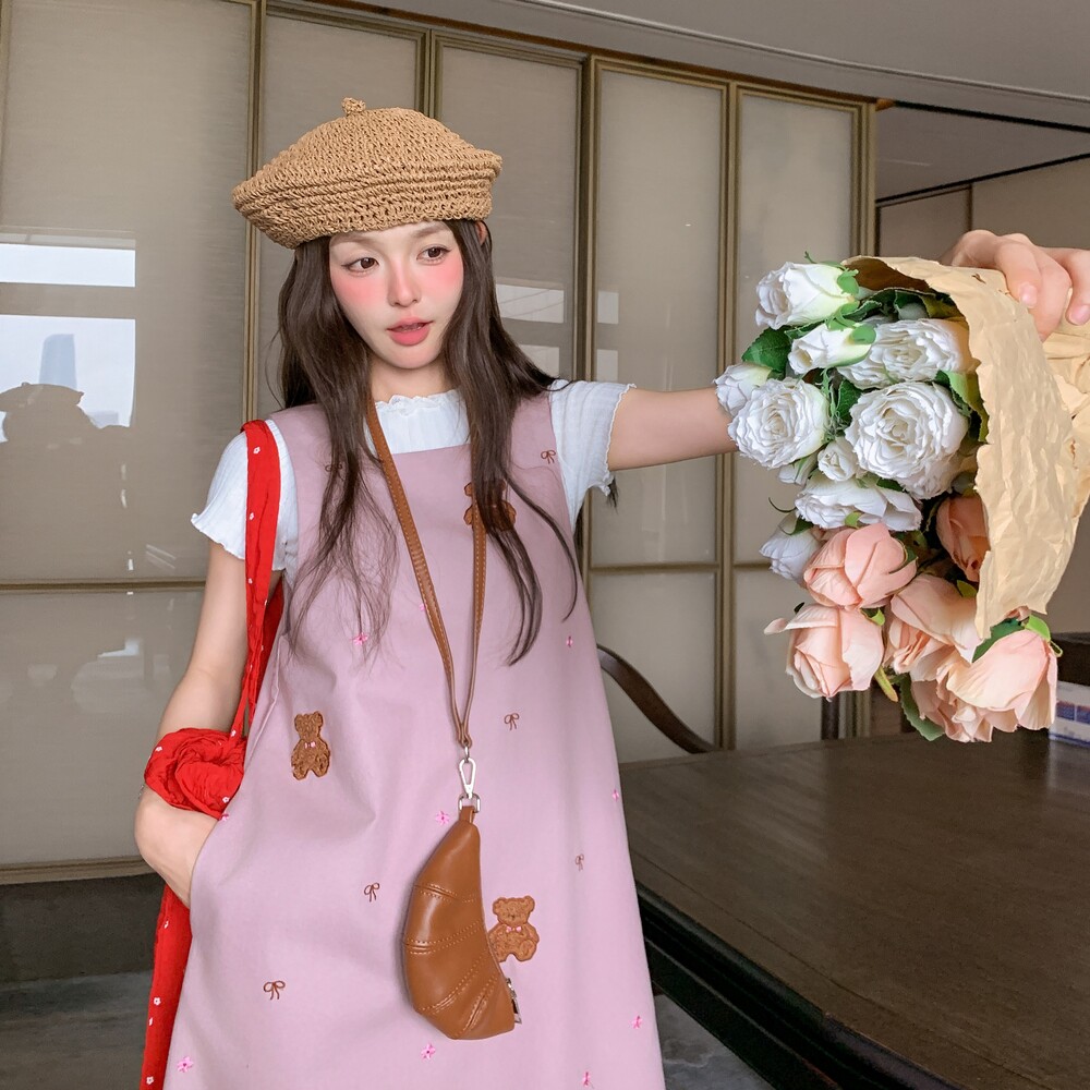 粉色卡通刺绣背心连衣裙女2025夏季新款韩系可盐可甜减龄a字长裙,女装连衣裙,沁古纱衣