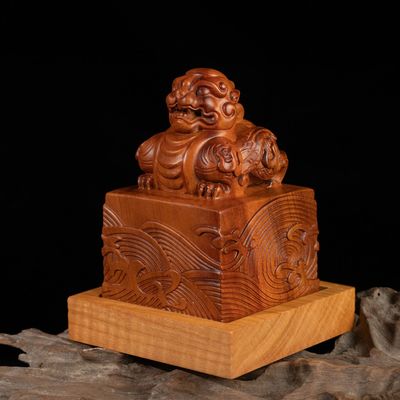 雷击枣木貔貅印章狮子摆件手把件雕刻精雕手工大型印章高度12厘米