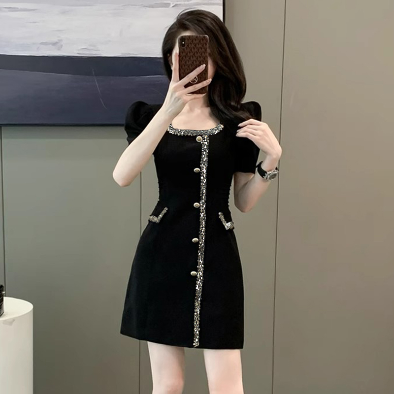2025早秋法式小香风黑色方领短袖连衣裙女高端轻奢洋气修身D1755