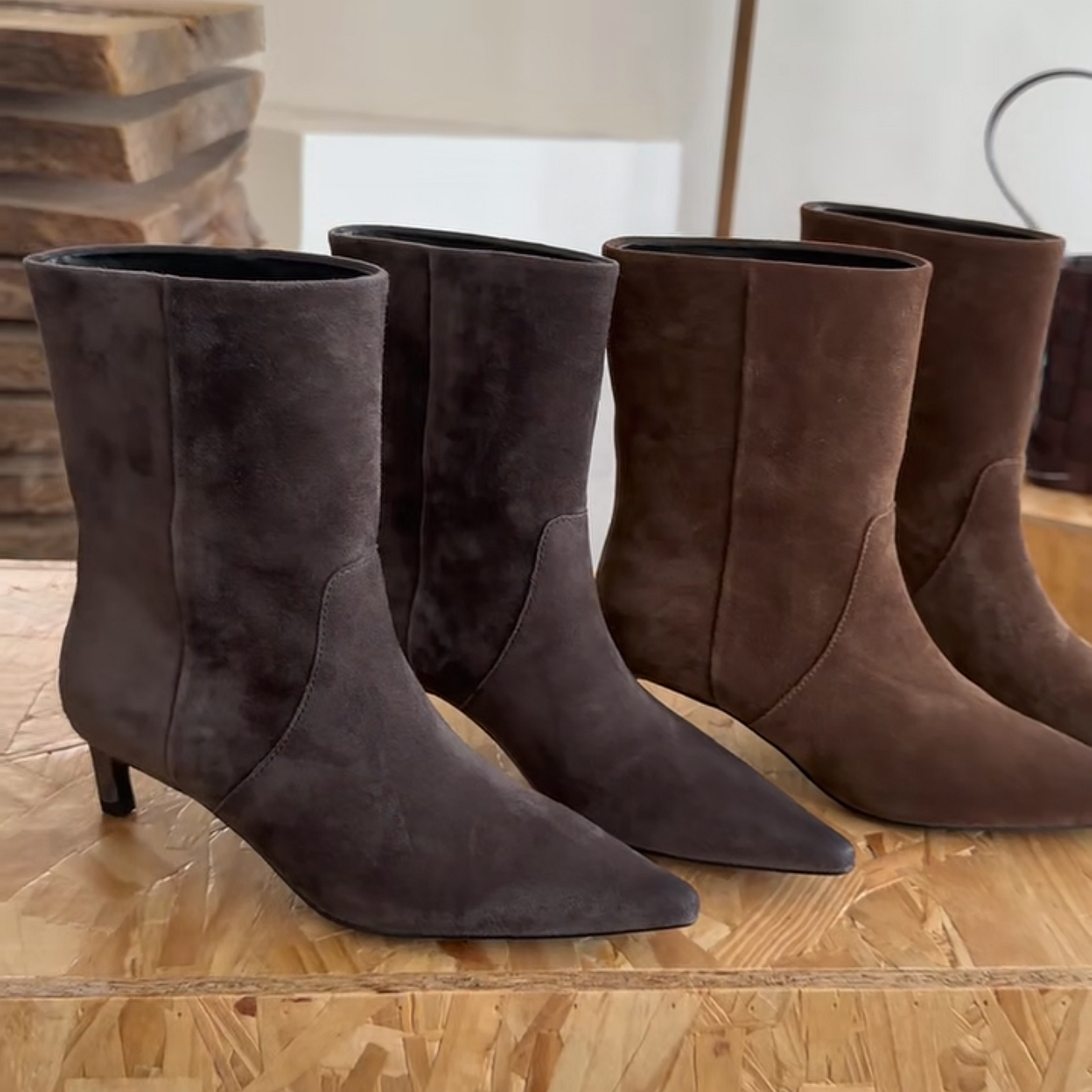 WM6欧货女鞋2025秋冬新款牛猄皮尖头套筒时装气质中跟短靴