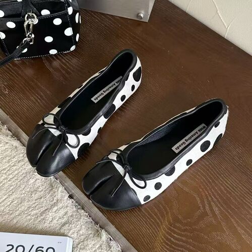 WM6欧货女鞋2026春新款波点马毛拼色羊皮分趾浅口蝴蝶结平底单鞋