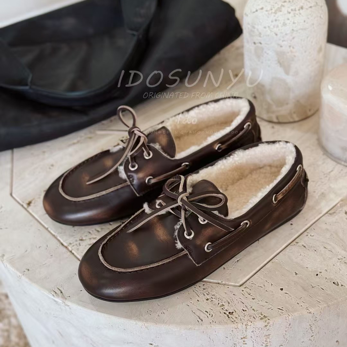 IDO/TT欧货女鞋2025秋冬新款擦色牛皮拼色羊毛圆头系带平底乐福鞋