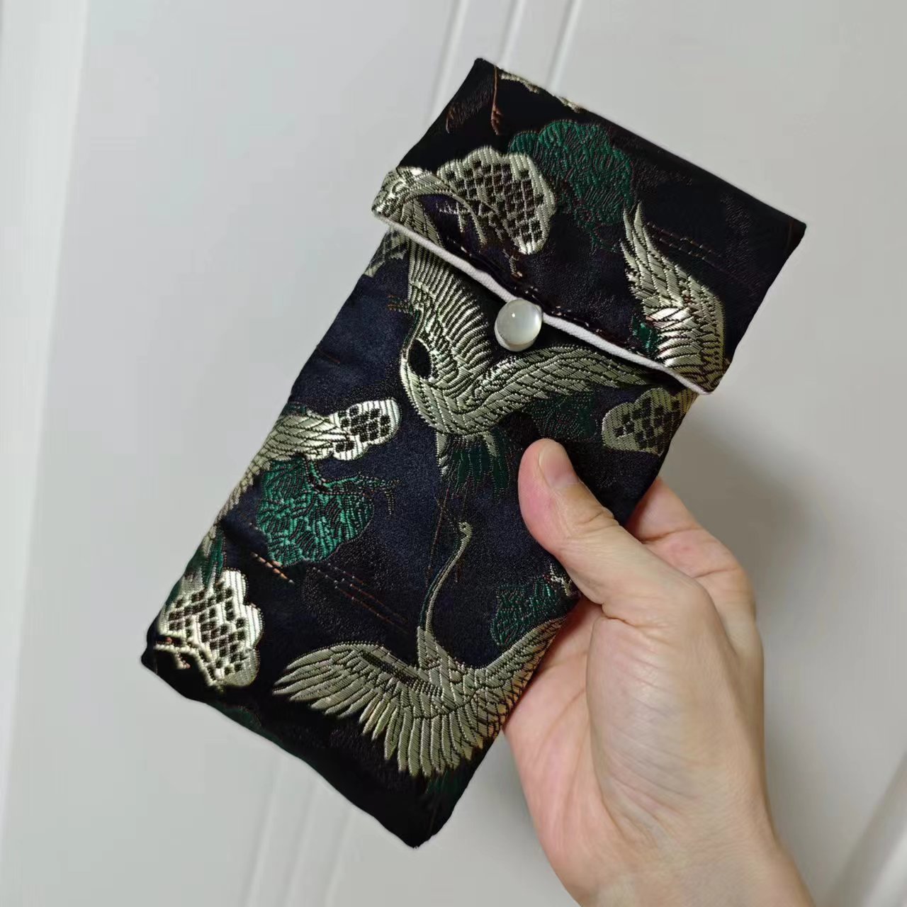 6.9英寸适用于苹果17/16/15promax华为vivo小米OPPO荣耀手机保护套高档仙鹤刺绣国风布袋防尘收纳袋全包