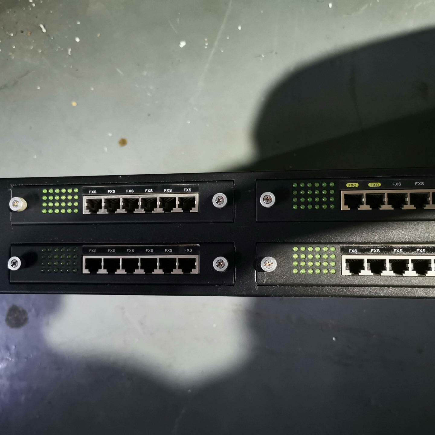 维修OM200-88S/8-E-2U ，，，讯时通电正常成色如图实议价