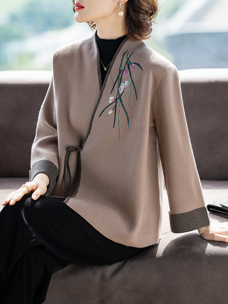 洋气高贵时尚2026新款外套春秋款中老年妇女上衣服妈妈装春装开衫