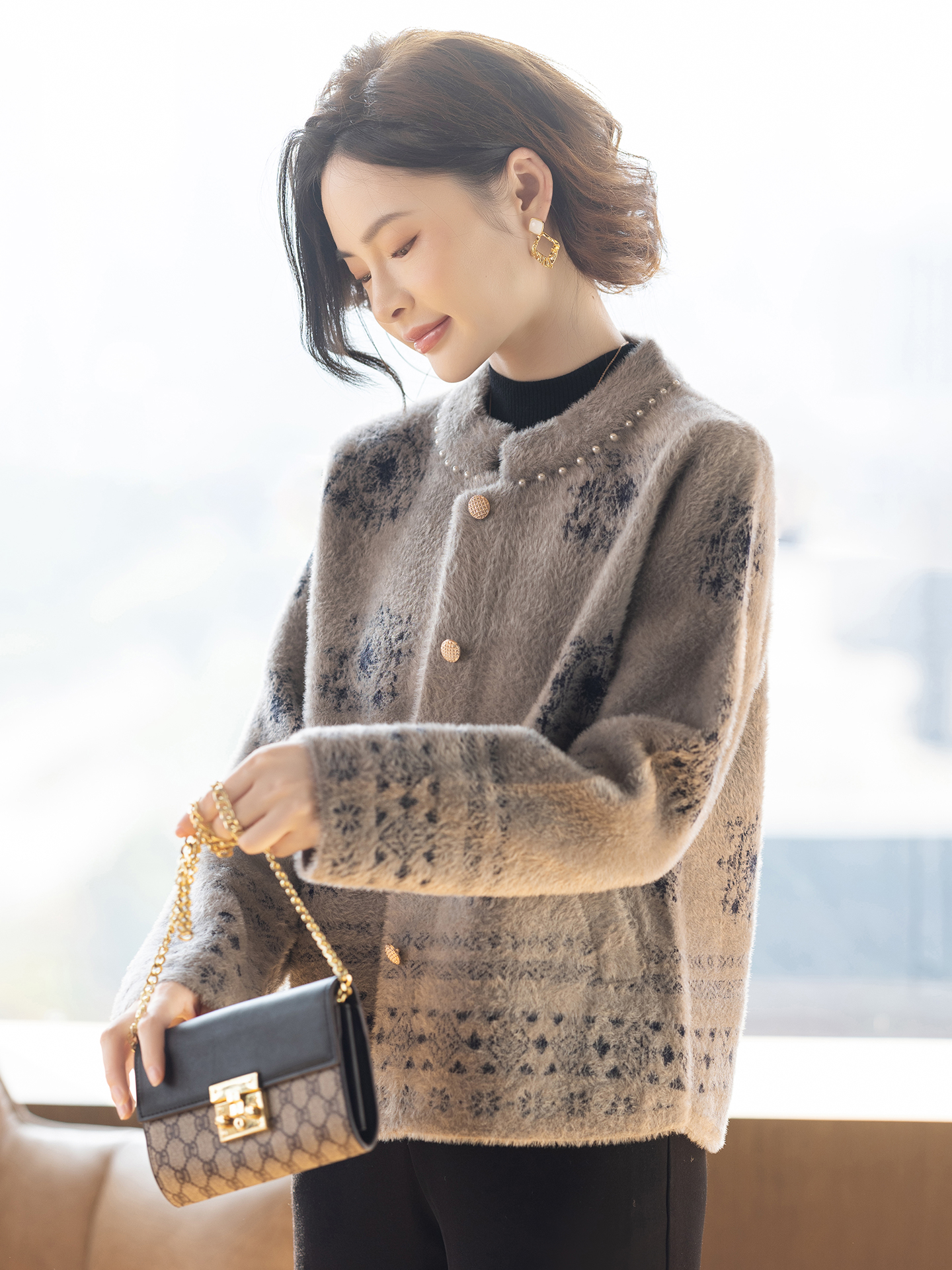 妈妈冬装外套2025新款洋气时尚上衣服40岁50厚款中老年妇女秋冬天