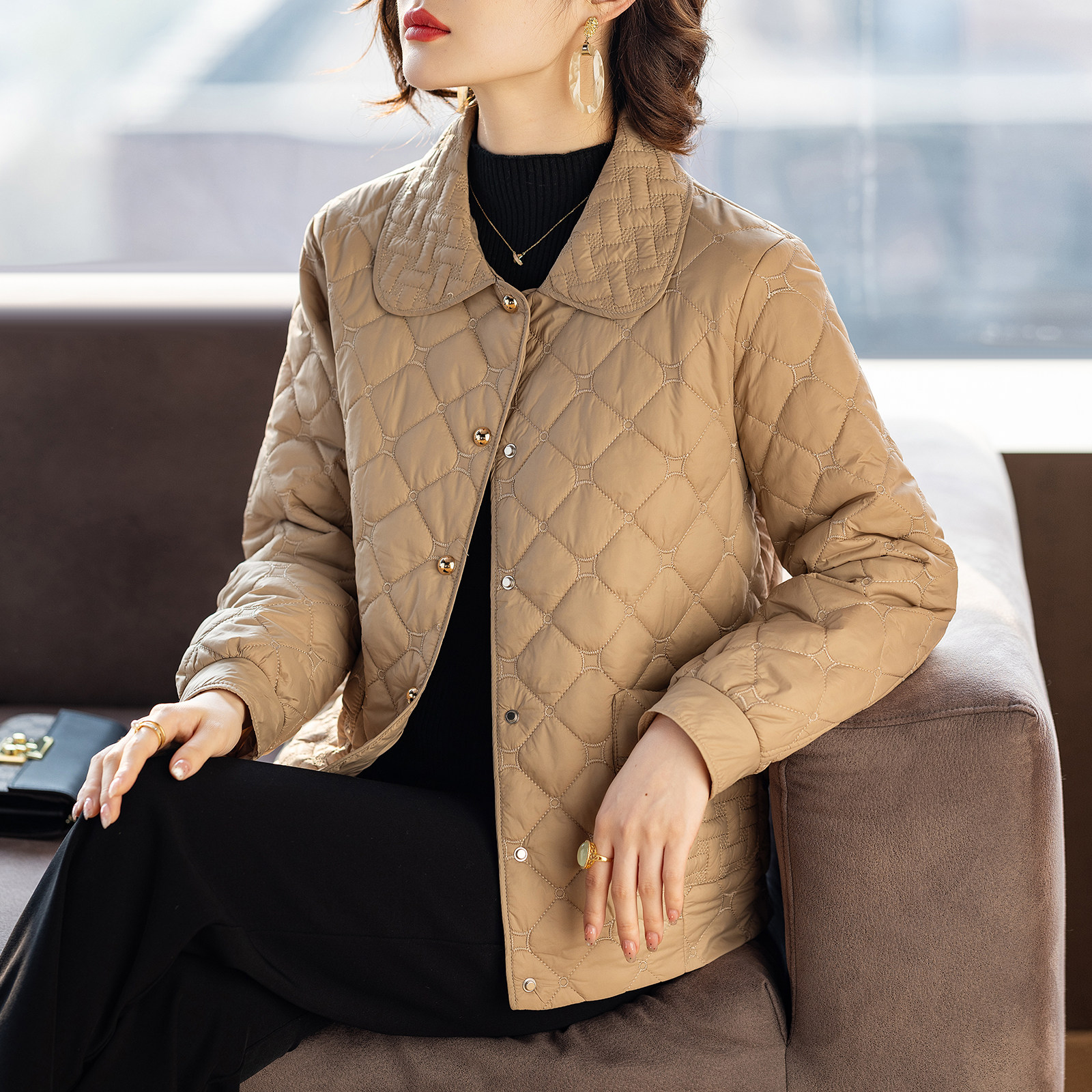 妈妈小棉袄轻薄洋气棉衣2026新款上衣中老年女士冬装轻便棉衣外套