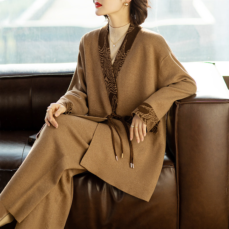 妈妈外套洋气质高贵两件套装2025秋冬新款中老年阔太太时尚女秋装