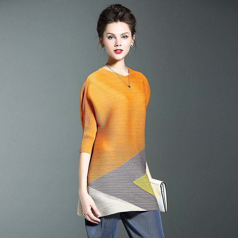 2026新款显瘦弹力斗气质圆领七分袖褶皱宽松大码纯色撞色连衣裙女