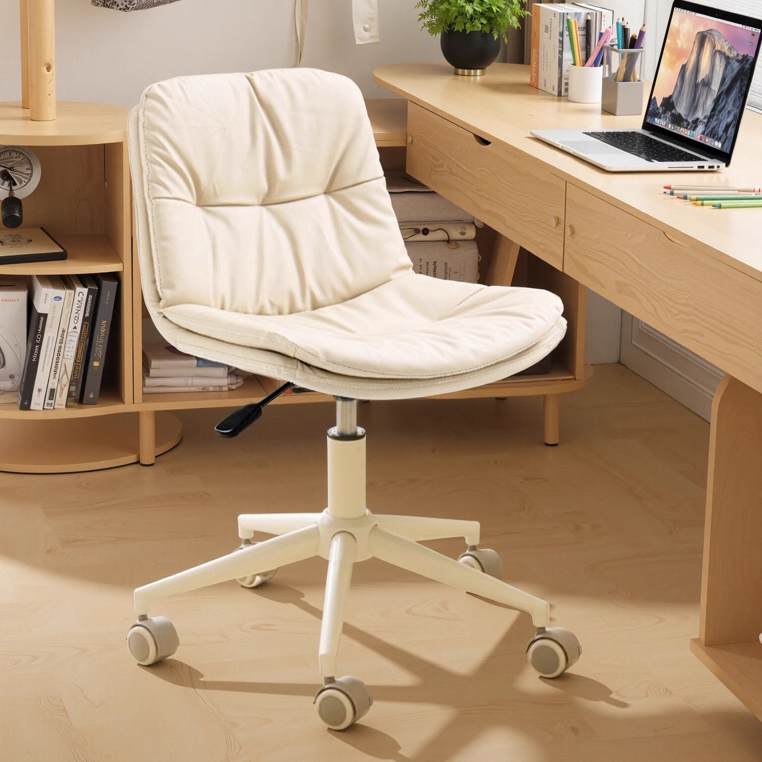 奶油风电脑椅家用久坐女生化妆椅