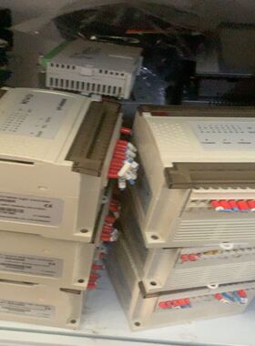 科威PLC扩展模块 LP1-08M08R 有4个 成色如图