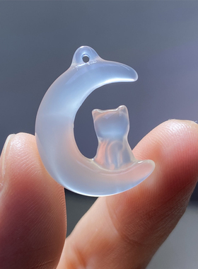 月牙招财猫天然冰透玉髓月亮项坠