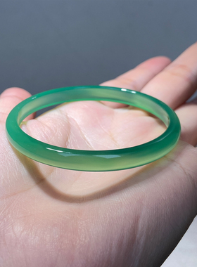 纤纤素手天然绿玉髓冰透手镯