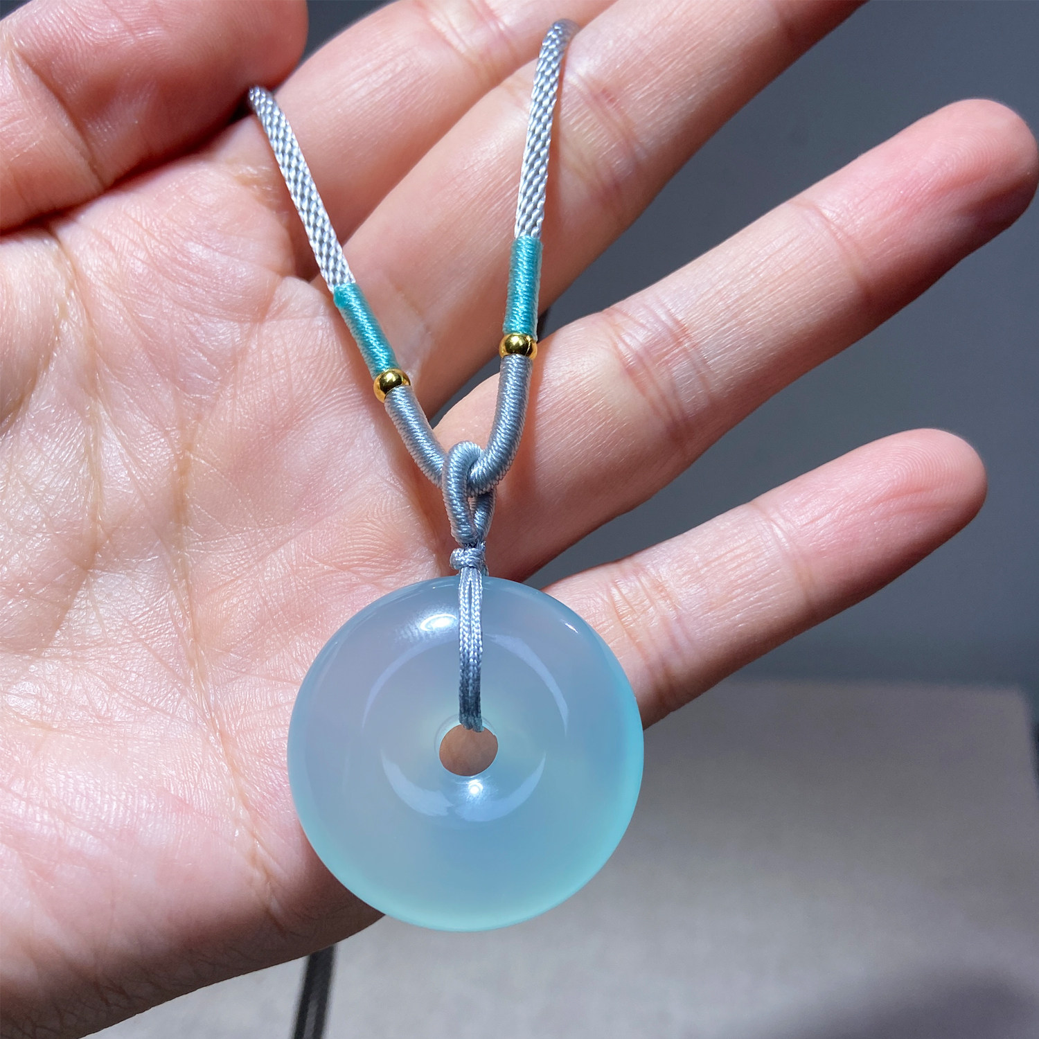 天然冰透玉髓海蓝宝算盘珠项坠
