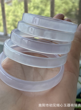 天然公主镯冰透玉髓镯子女款 方镯白冰玛瑙朱砂俏色薄款玉镯