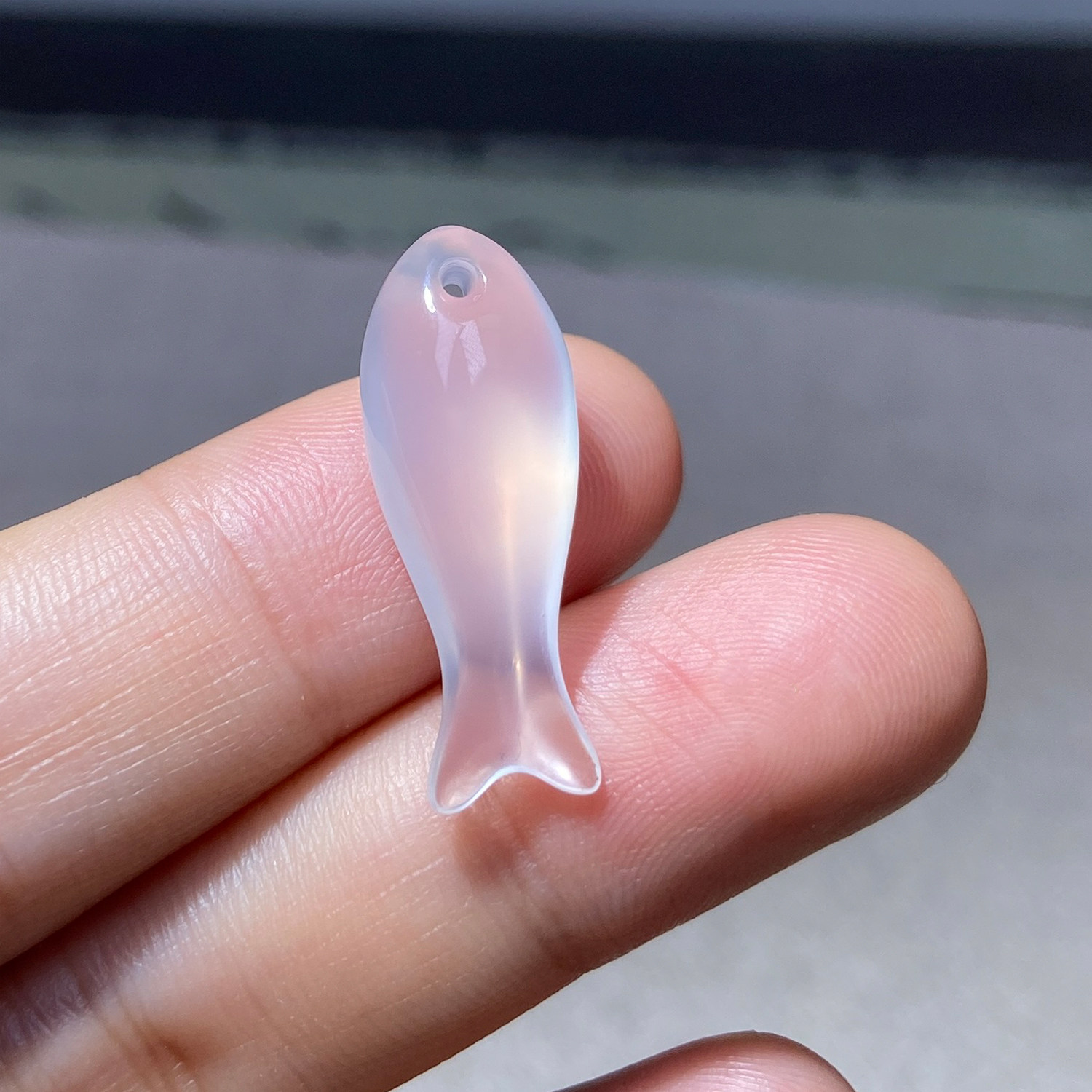 天然冰透玉髓小鱼项坠男女款饰品年年有余玛瑙鱼干吊坠挂件