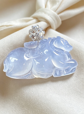 缅甸翡翠A货冰种白月光生肖马吊坠18K金莫桑钻镶嵌 0149