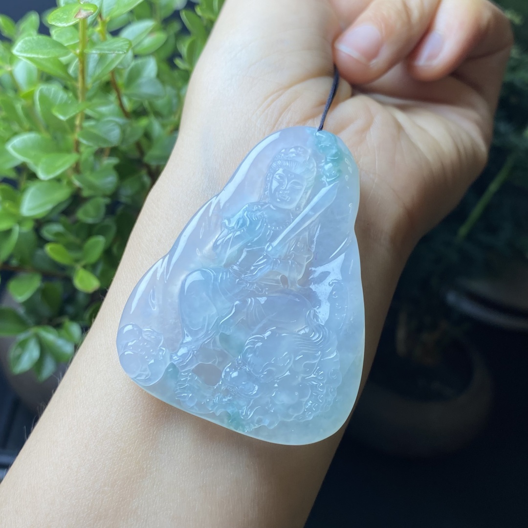 掌中翠翡翠A货高冰种起光飘花特色观音菩萨守护神吊坠挂件 0051
