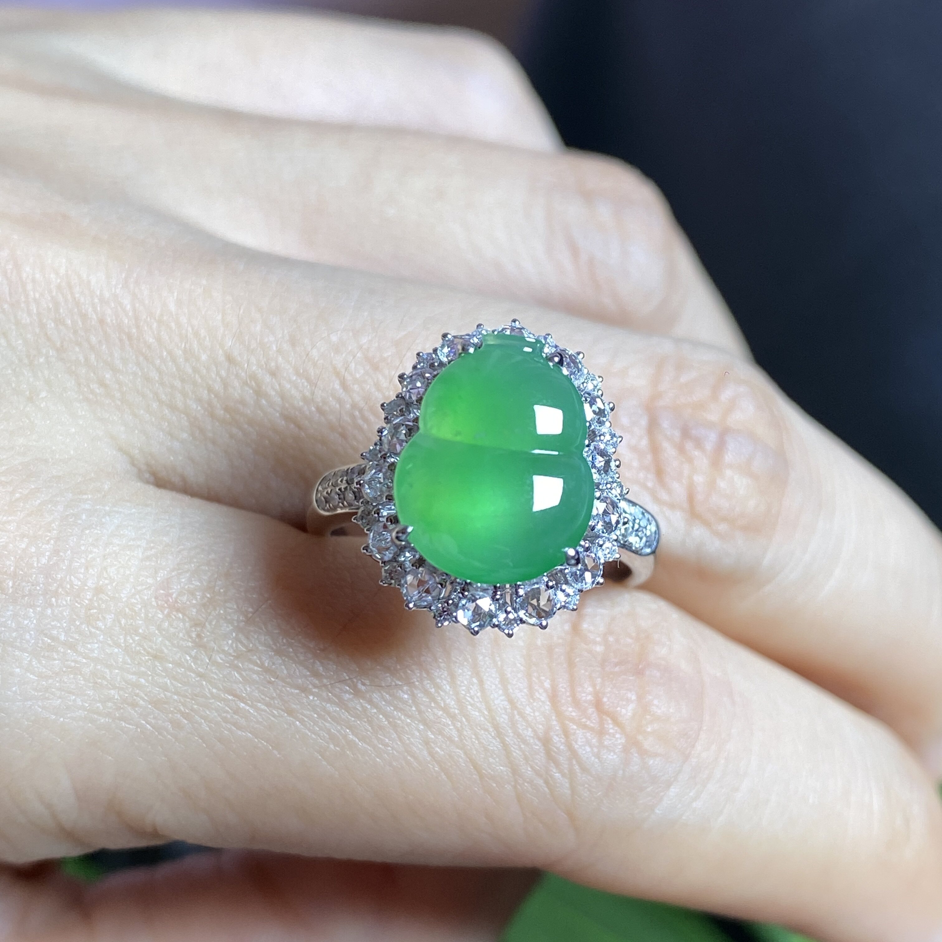 掌中翠翡翠A货冰种起胶满绿正阳绿葫芦精品戒指18K金镶嵌 0222