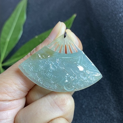 缅甸翡翠A货冰种油绿色扇形山水牌玉吊坠男女款特色挂件 0287