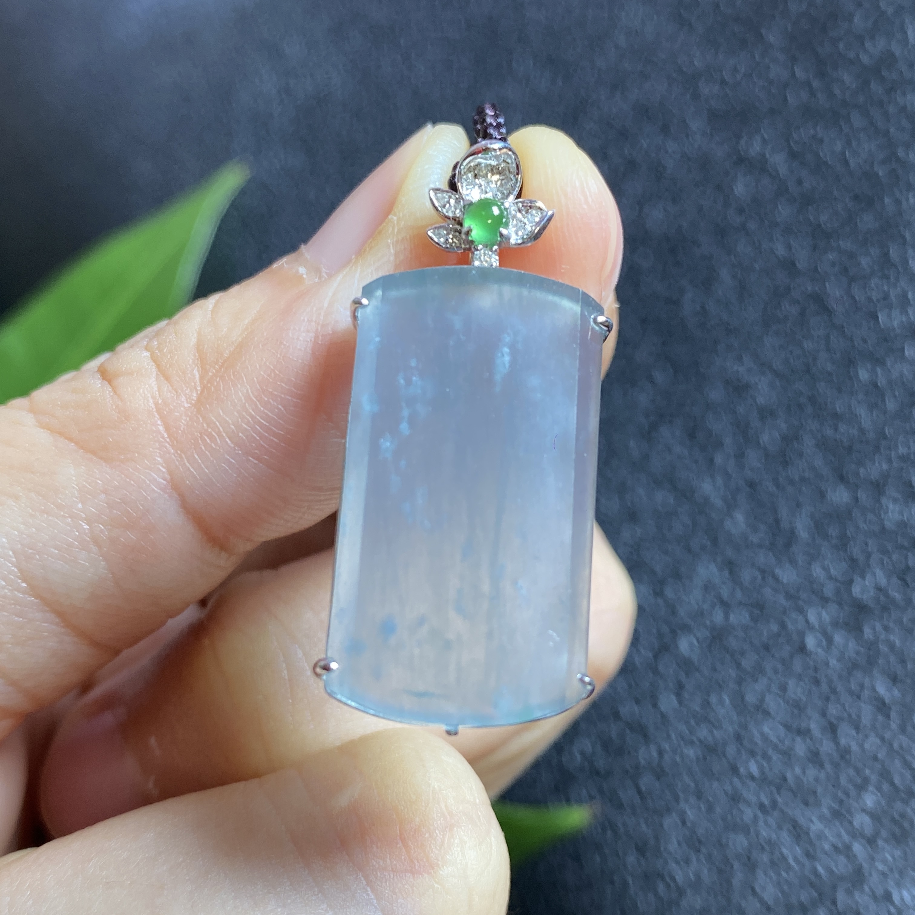 掌中翠翡翠A货18K金镶嵌天空蓝雪花棉平安无事牌吊坠挂件 0023