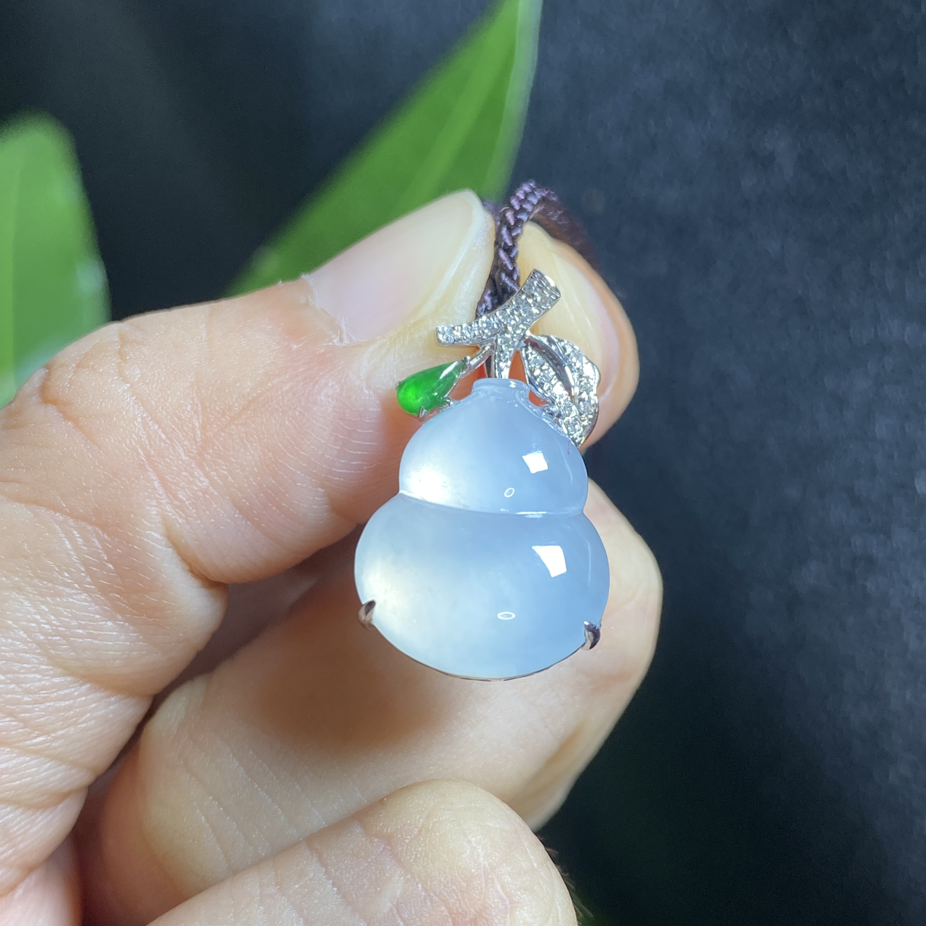 掌中翠缅甸天然翡翠高冰种纯白色饱满葫芦18k金镶嵌玉石吊坠 0273