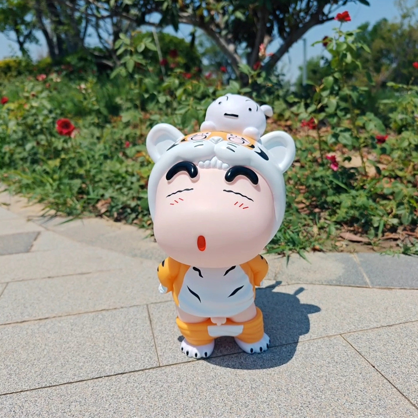 老虎cos蜡笔小新手办摆件潮玩盲盒动漫模型大号玩偶公仔生日礼物