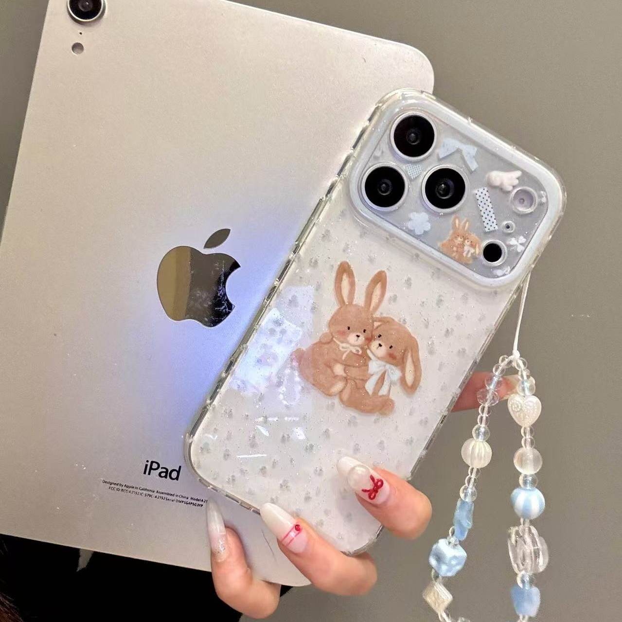 治愈系可爱白底拥抱小兔适用于iphone17promax苹果16手机壳15新款可爱卡通童趣创意新款防摔,3C数码配件,手机保护套/壳,淘宝优惠券,粉丝福利购,淘宝优惠卷