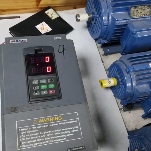 议价四方变频器11KWE380-4T0110G/0150P成可维修