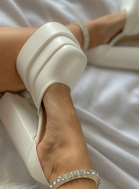 2022女夏欧美时尚防水台方头中空粗跟包头恨天高绸缎高跟走秀凉鞋