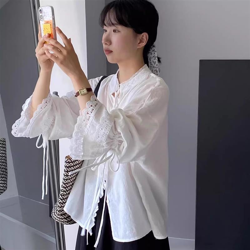 蕾丝拼接木耳边系带喇叭袖白色衬衫女春夏设计感小众法式纯棉上衣