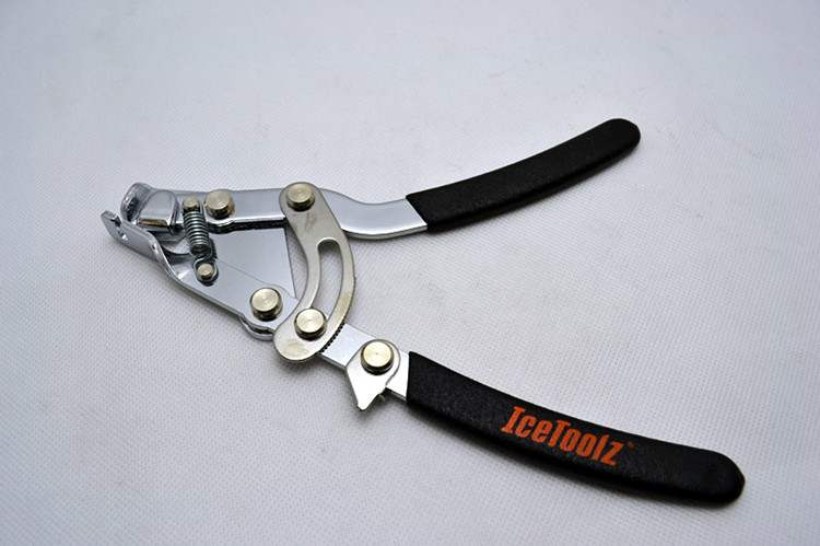 Pince pour réparation vélo ICETOOLZ - Ref 2310198 Image 3