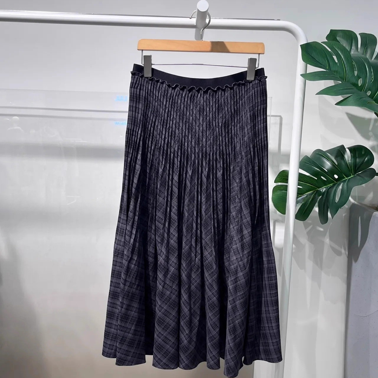 MM麦麦家2025秋冬新款深灰色中长款格纹百褶A字裙半身裙5GA141581