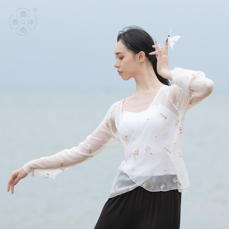 舞由吾律地梅刺绣花培训古典舞