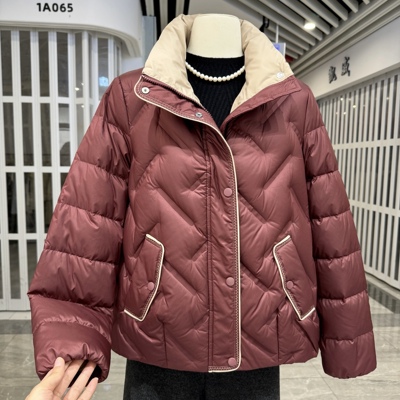 本命新年红中年妈妈50白鸭绒外套2025冬季短款保暖高档防风羽绒服