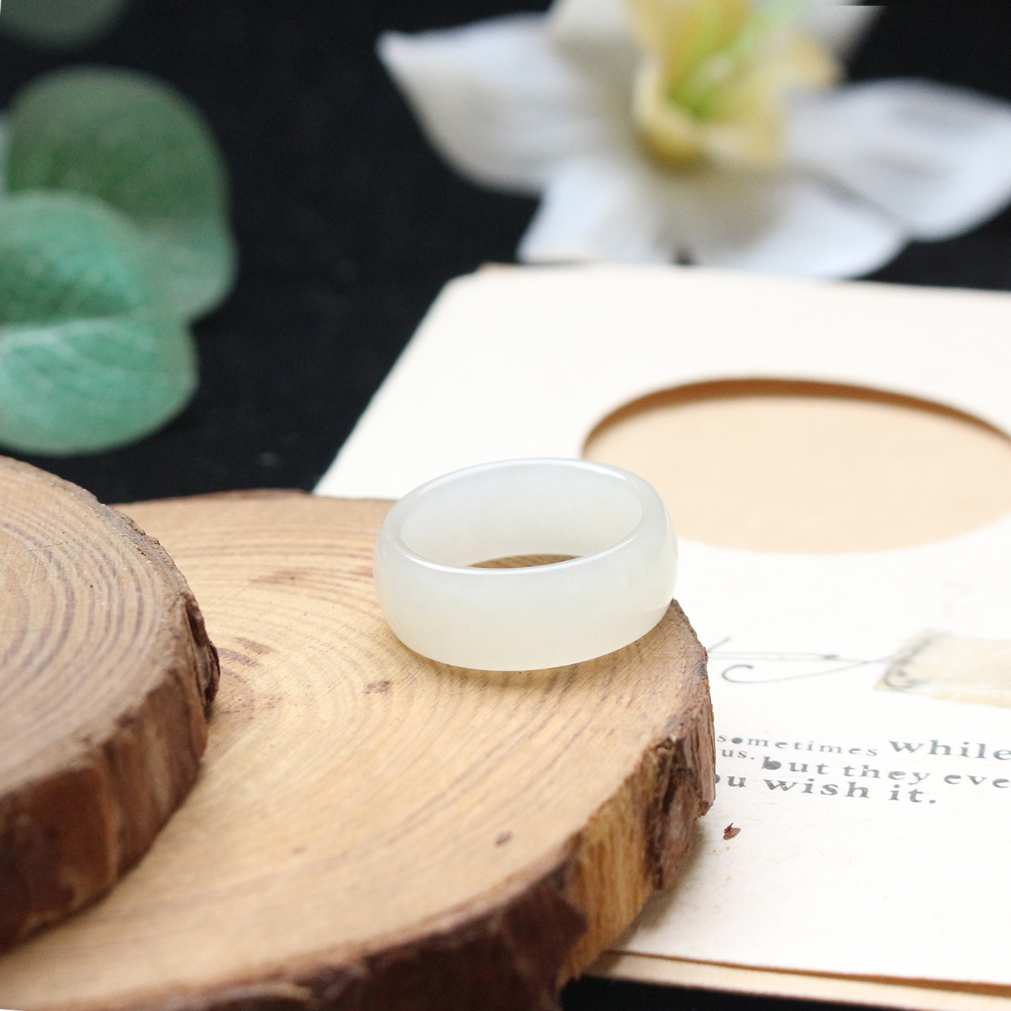 简约时尚和田玉白玉戒指