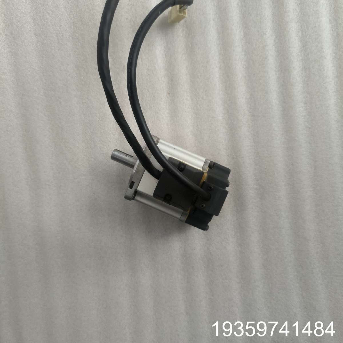 电机  MSMJ022G1U  ，，议价