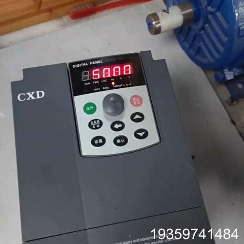 红旗泰变频器4KW，RF300B-4R0G/5R5P-4，成议价