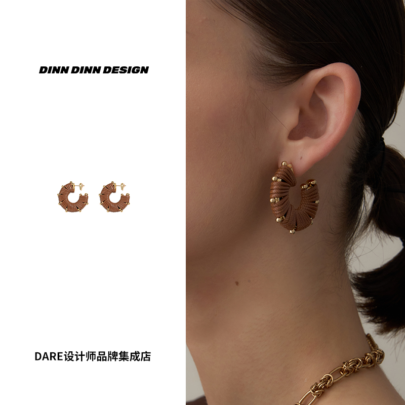 dinndinndesign编织咖色皮耳环
