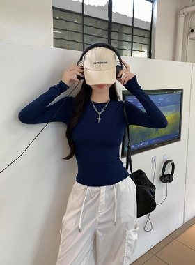 深灰色圆领正肩长袖t恤打底衫女早秋辣妹紧身内搭修身短款小上衣