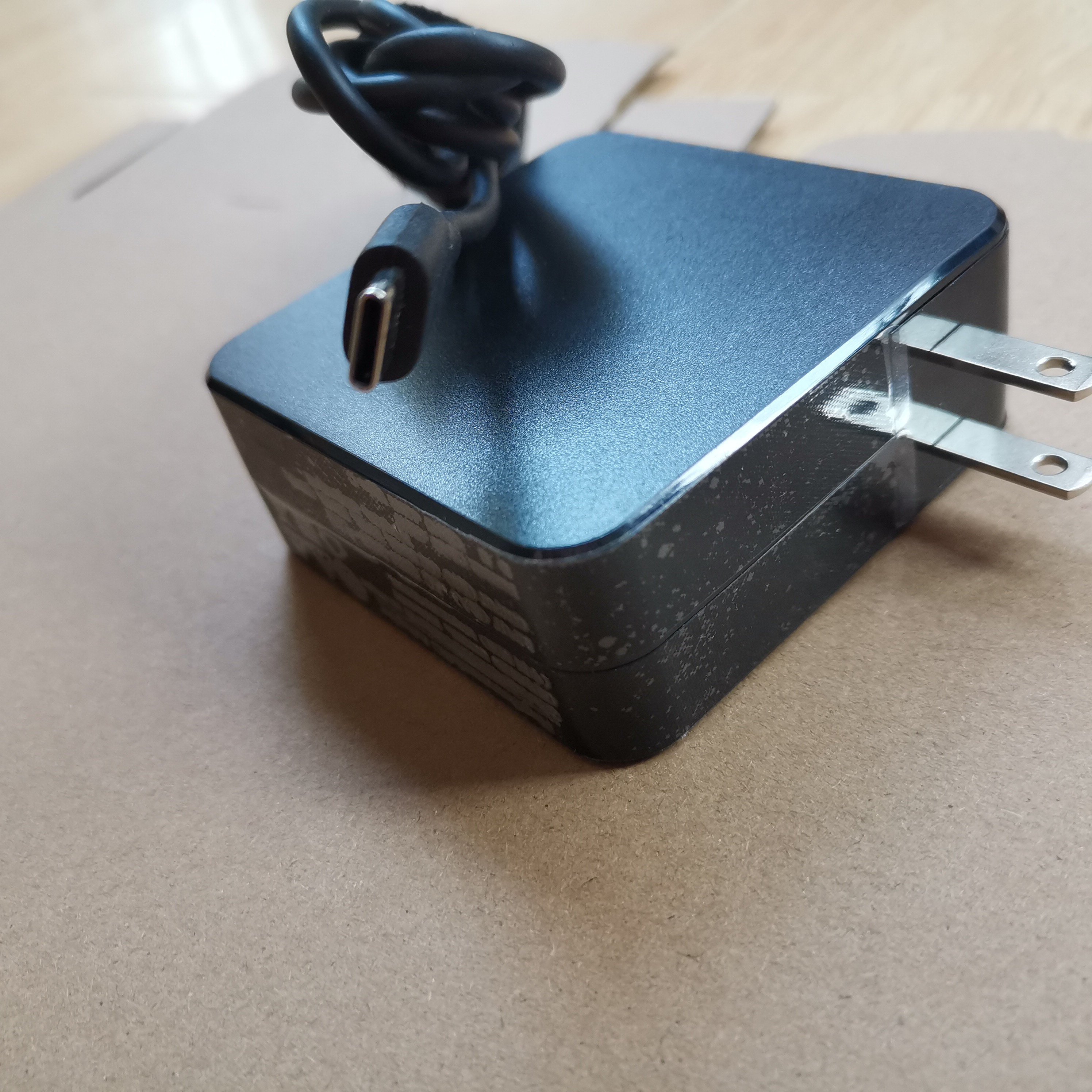 IPASON攀升暴龙者P3-VNA1 20V3.25A电源适配器笔记本typeC充电器