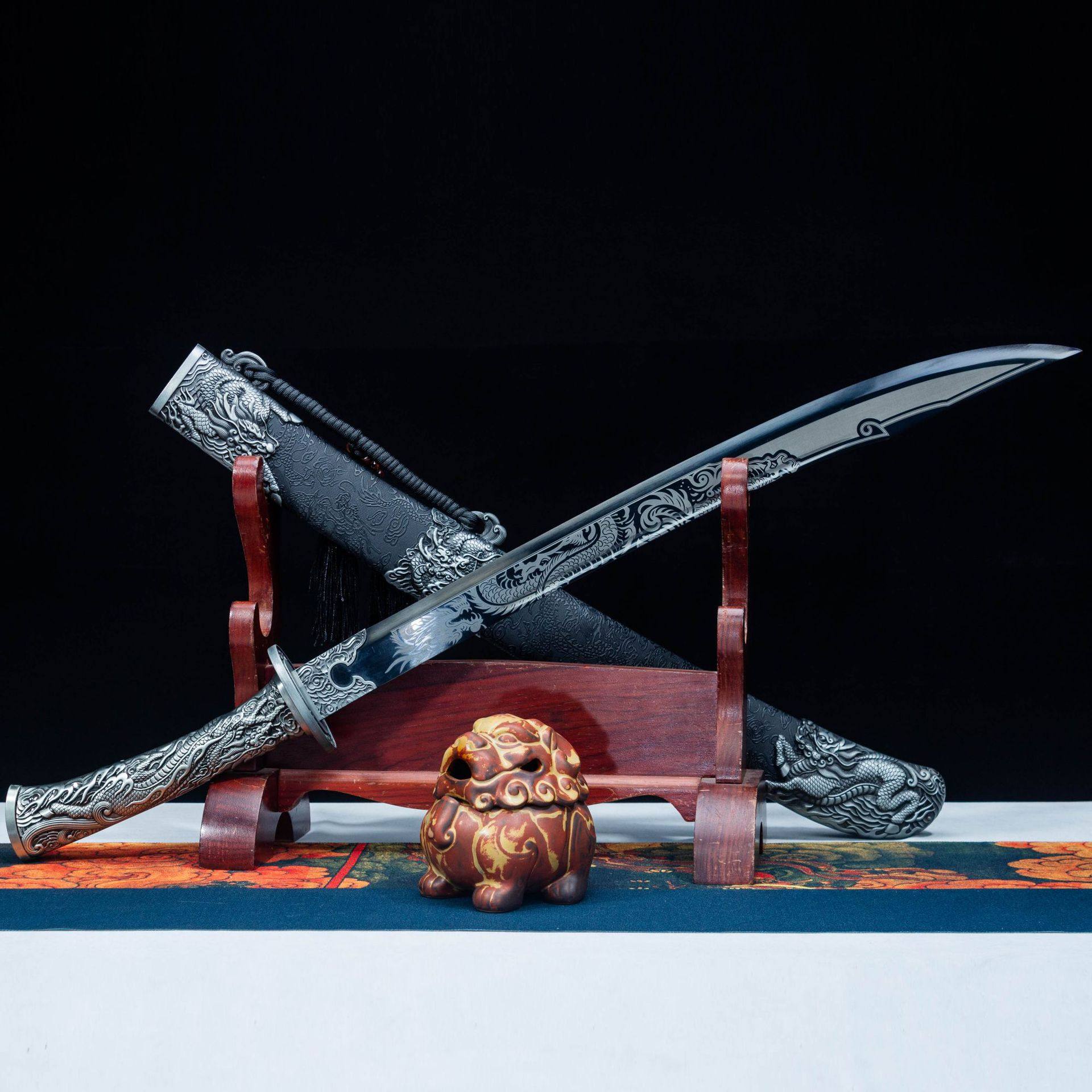 龙泉市刀剑高锰钢烤色金属柄牛尾战刀锦衣卫佩刀影视硬宝剑未开刃,特色手工艺,剑袋,淘宝优惠券,粉丝福利购,淘宝优惠卷