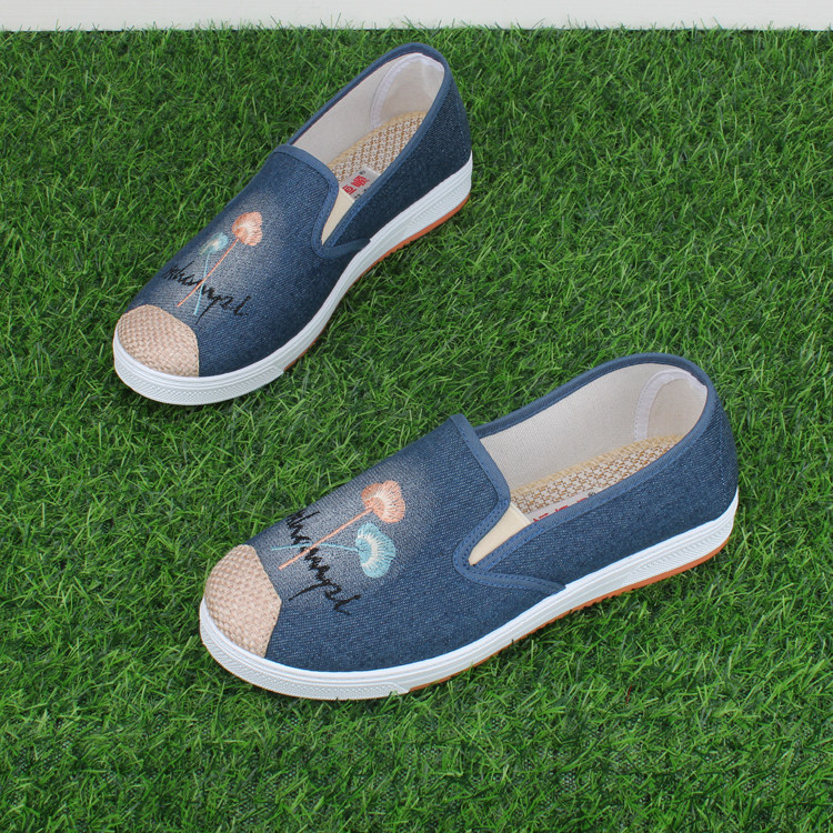 绣花时尚年轻人老北京布鞋女2026夏季新款透气轻便防滑软底妈妈鞋