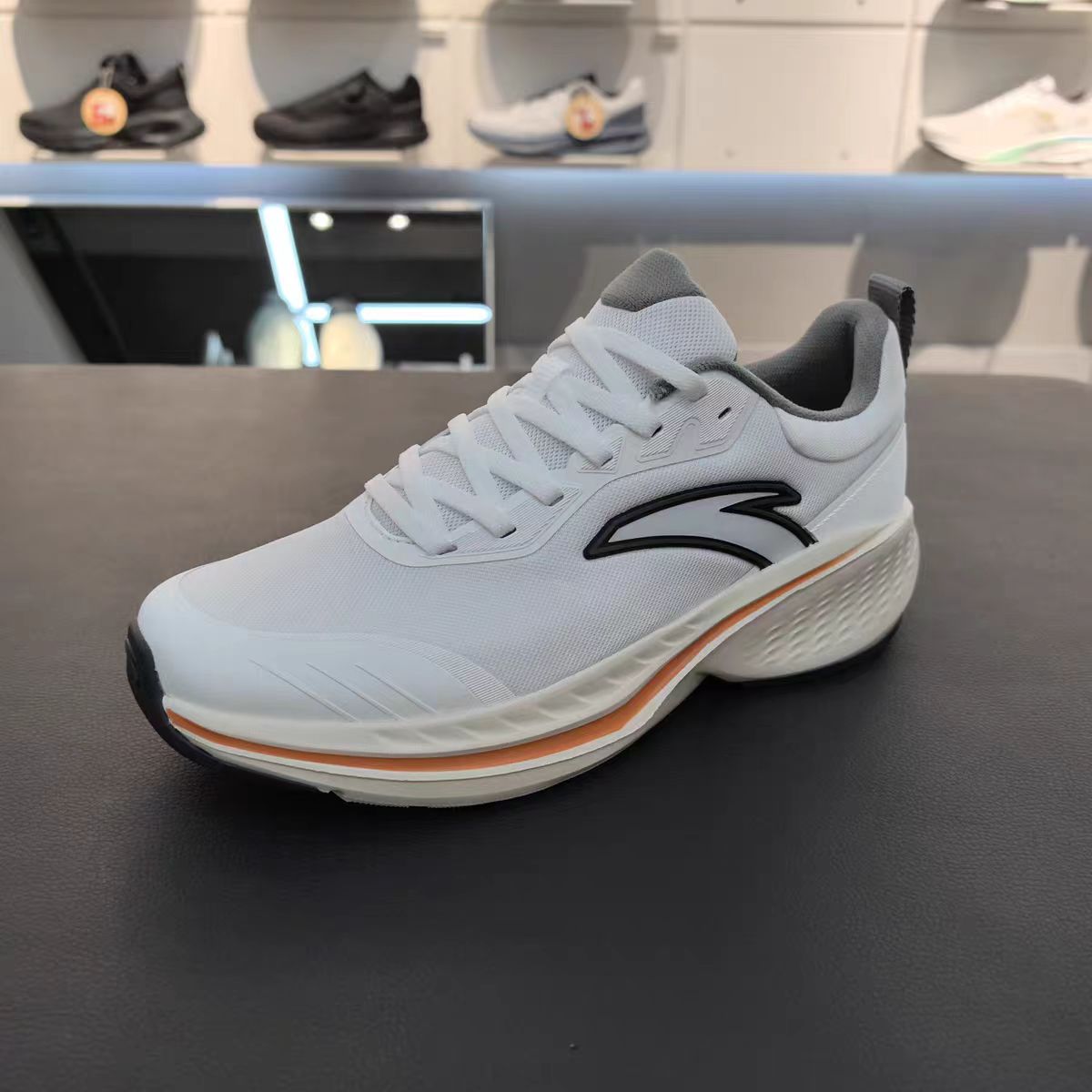 安踏跑步鞋25年新款男鞋