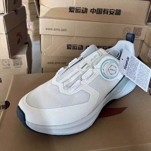 安踏燃炼轻便透气网面旋钮运动鞋
