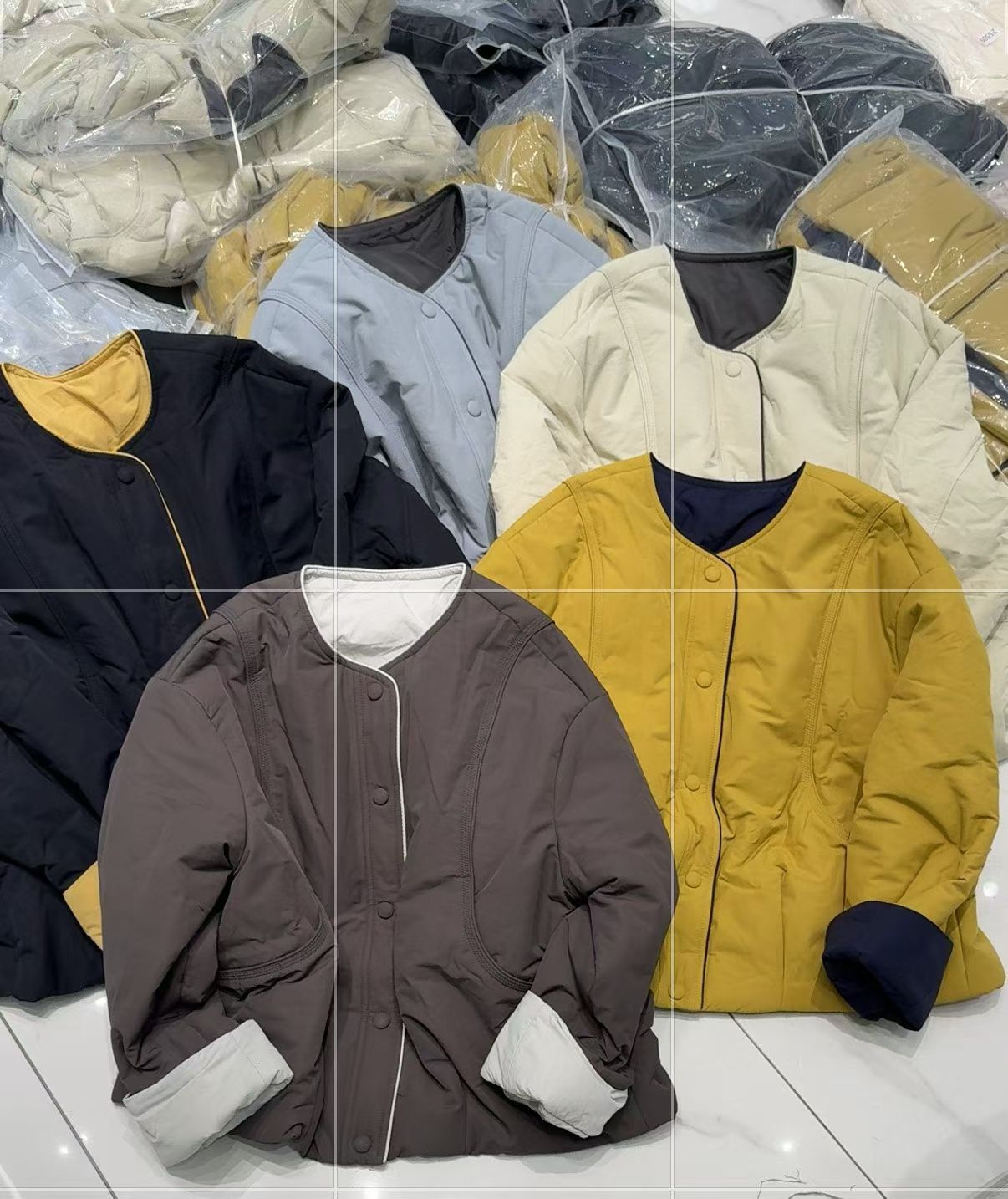 2025秋冬韩版时尚圆领撞色单排扣极简棉服女宽松显瘦百搭棉衣外套