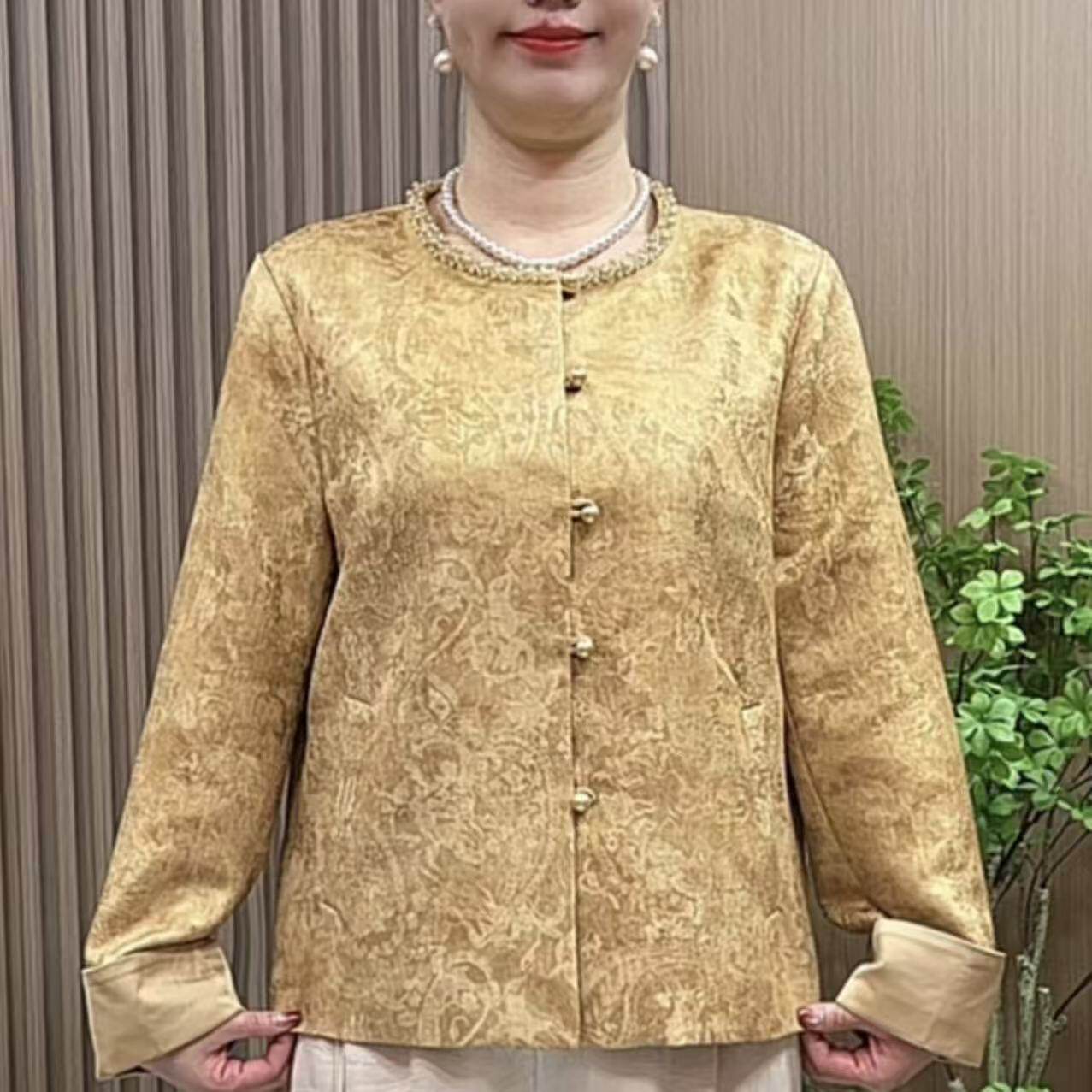 2656妈妈装春款小香风短外套新款中老年女装长袖国风串珠气质上衣